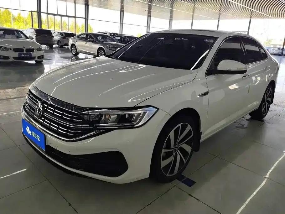 Volkswagen Sagitar 300TSI DSG Surpassing Edition 2024