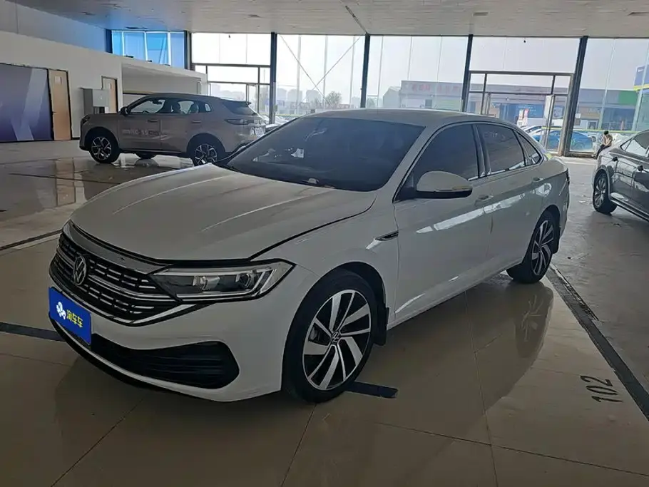 Volkswagen Sagitar 300TSI DSG Surpassing Edition 2024