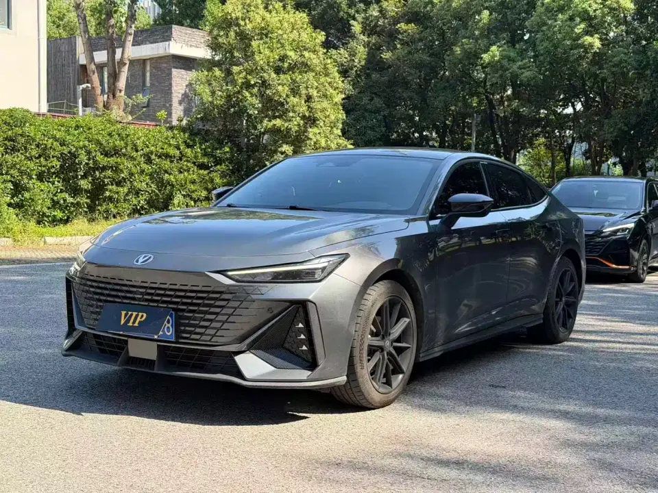 Changan UNI-V 1.5T Deluxe Sport 2024