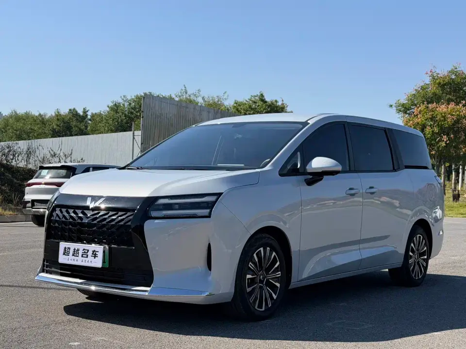 Wuling Motors Xingguang 730 New Energy Model Plug-in Hybrid Base Version 2025