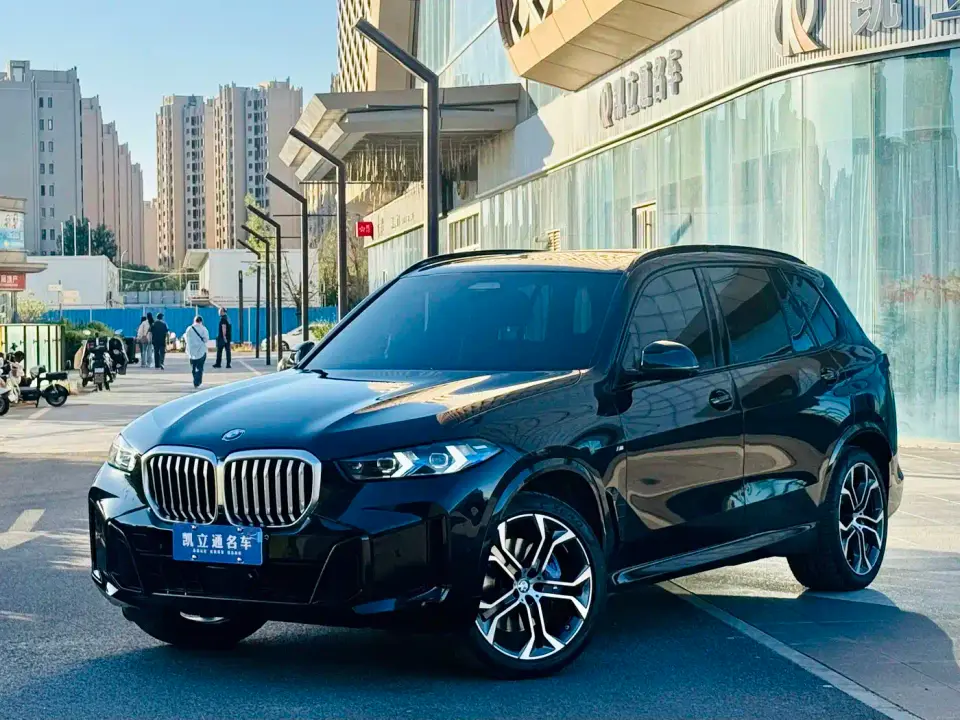 BMW X5 xDrive 40Li Premium M Sport Black Night Package 2024
