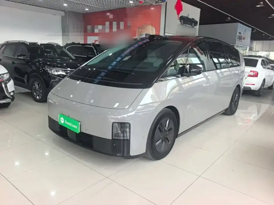 Li Auto MEGA Ultra 2024