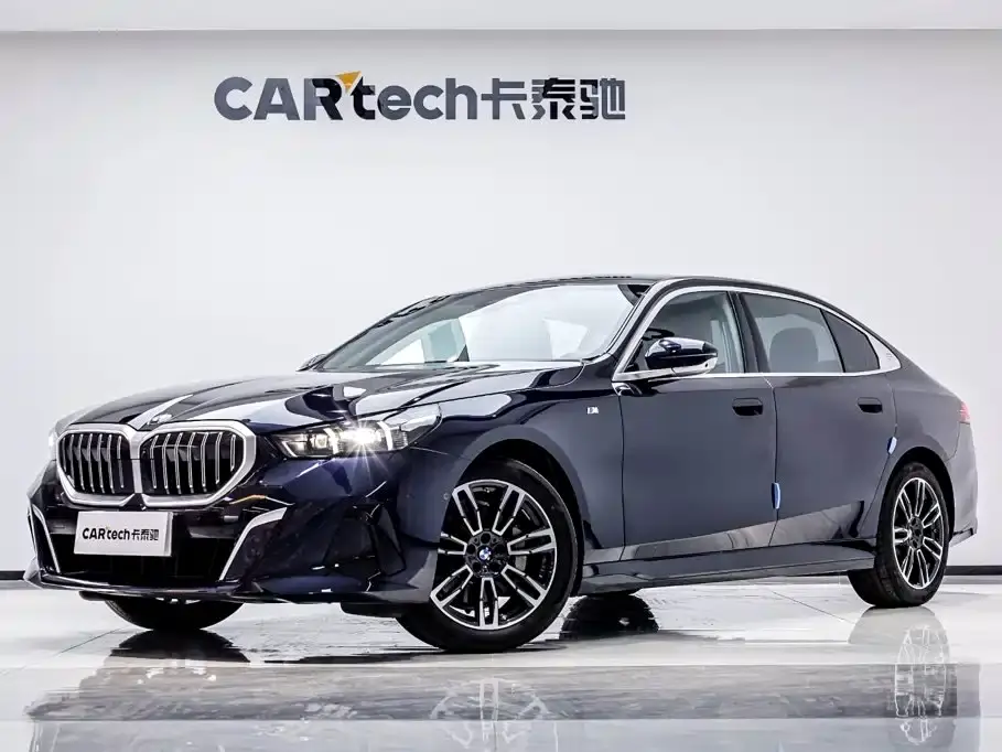 BMW 5 Series 530Li Leading M Sport Package 2025