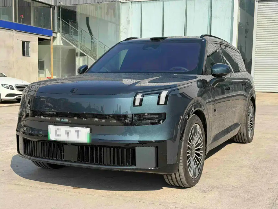 Lynk & Co 900 2.0T Explorer Edition 2025