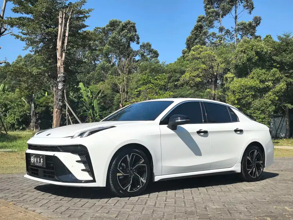 Lynk & Co 03 1.5TD DCT Champion Pro 2025