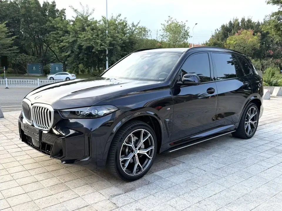 BMW X5 xDrive 30Li Premium M Sport Package 2023