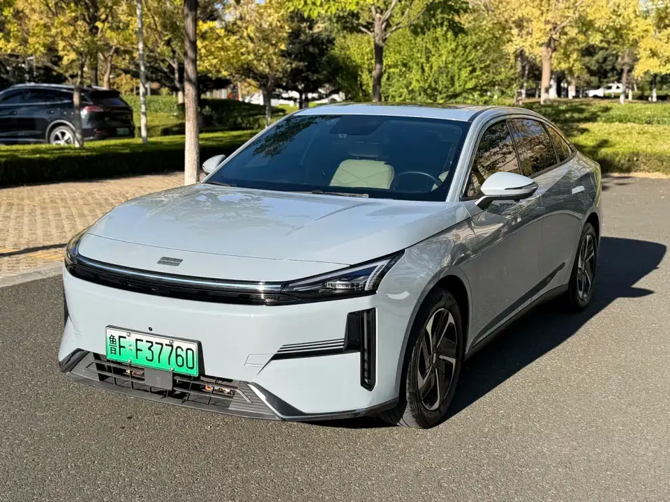 Geely Galaxy Galaxy L6 60km PLUS 2024