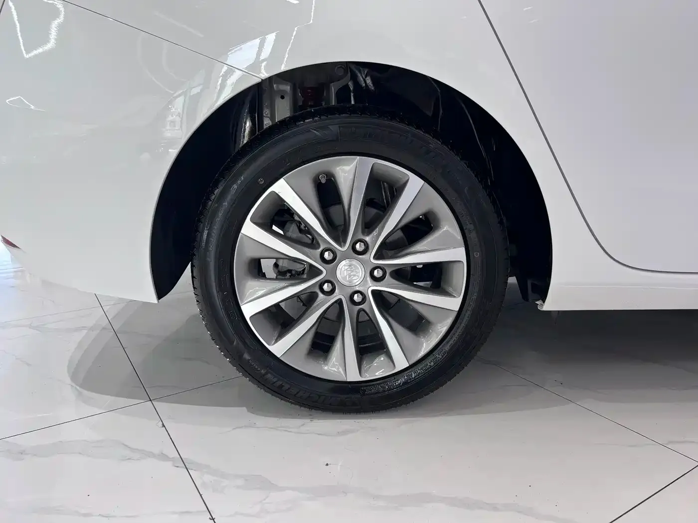 Buick GL6 323T Mild Hybrid Connected Luxury 2023 — фото 19