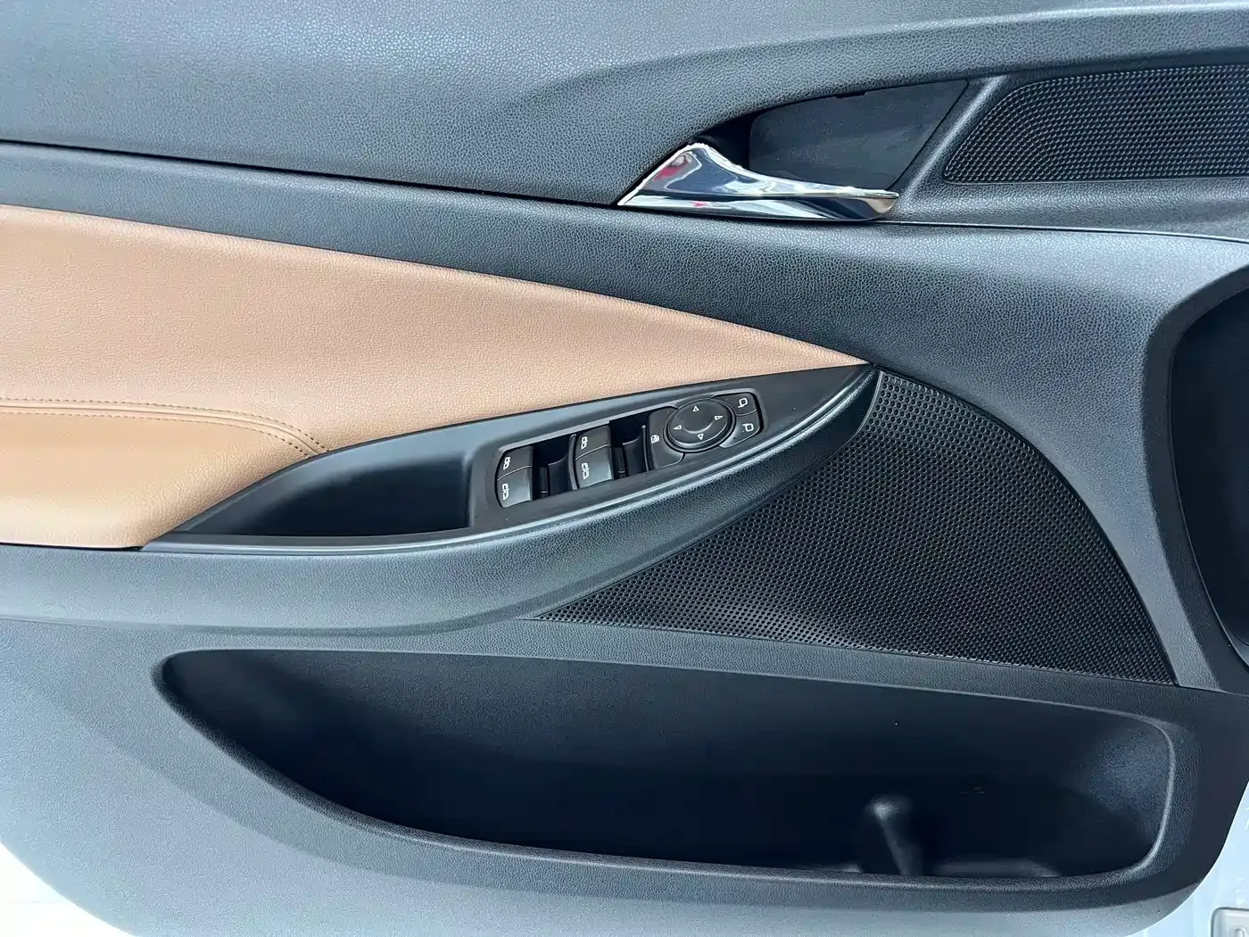 Buick GL6 323T Mild Hybrid Connected Luxury 2023 — фото 8