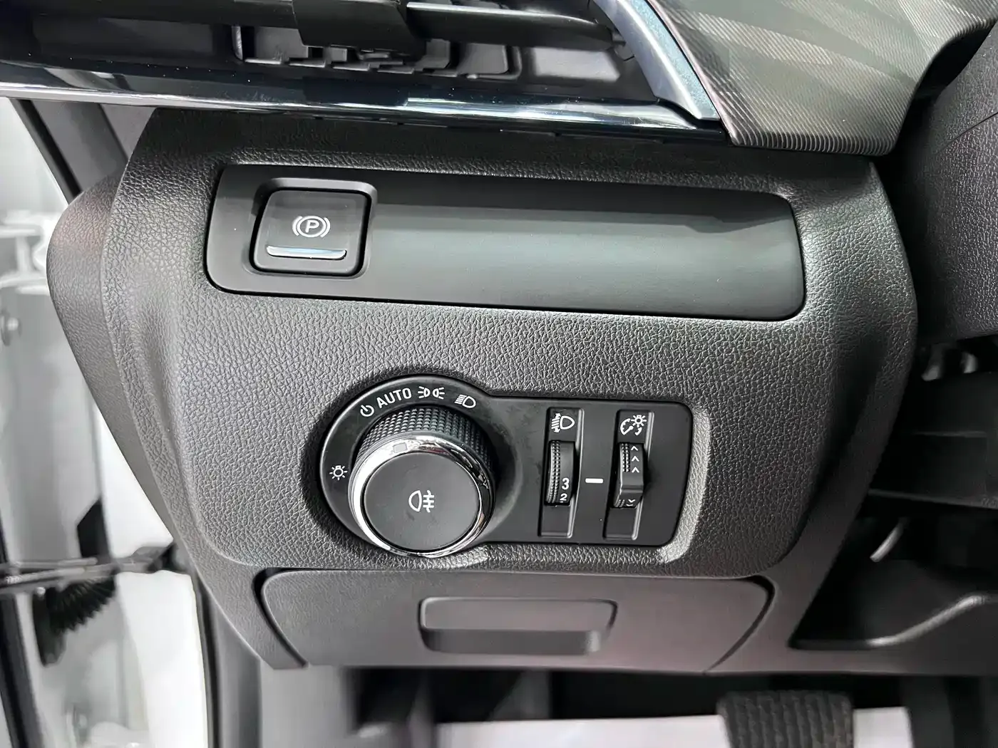 Buick GL6 323T Mild Hybrid Connected Luxury 2023 — фото 10