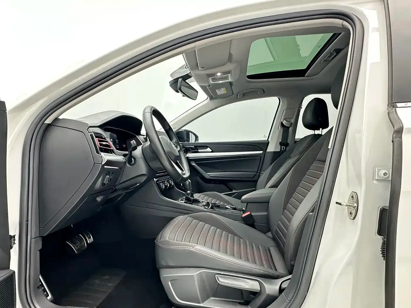 Volkswagen Lavida 280TSI DSG Starlight Comfort Edition 2023 — фото 4