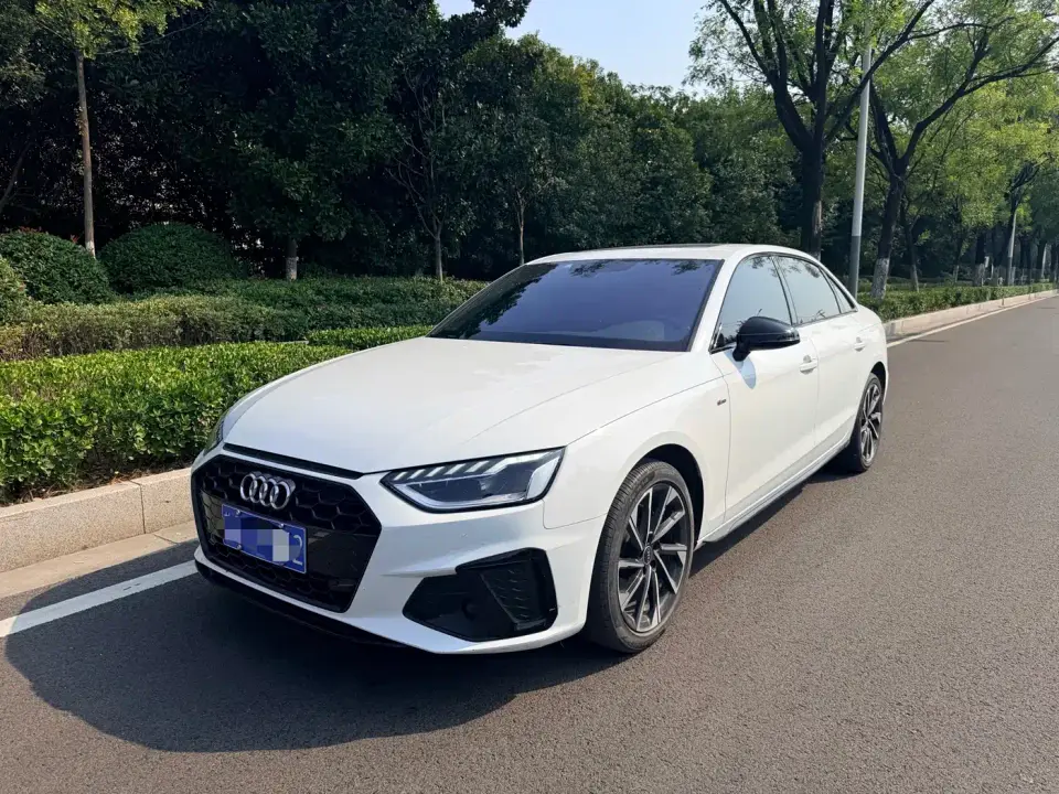 Audi A4L 40 TFSI Luxury Sport 2023