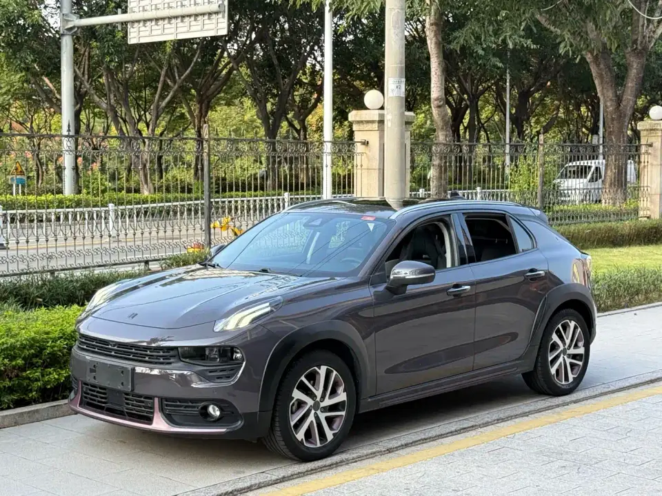 Lynk & Co 02 1.5TD DCT Shine Pro 2021