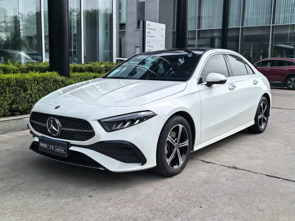 Mercedes-Benz A-Class A 200 L Fashion Edition 2024