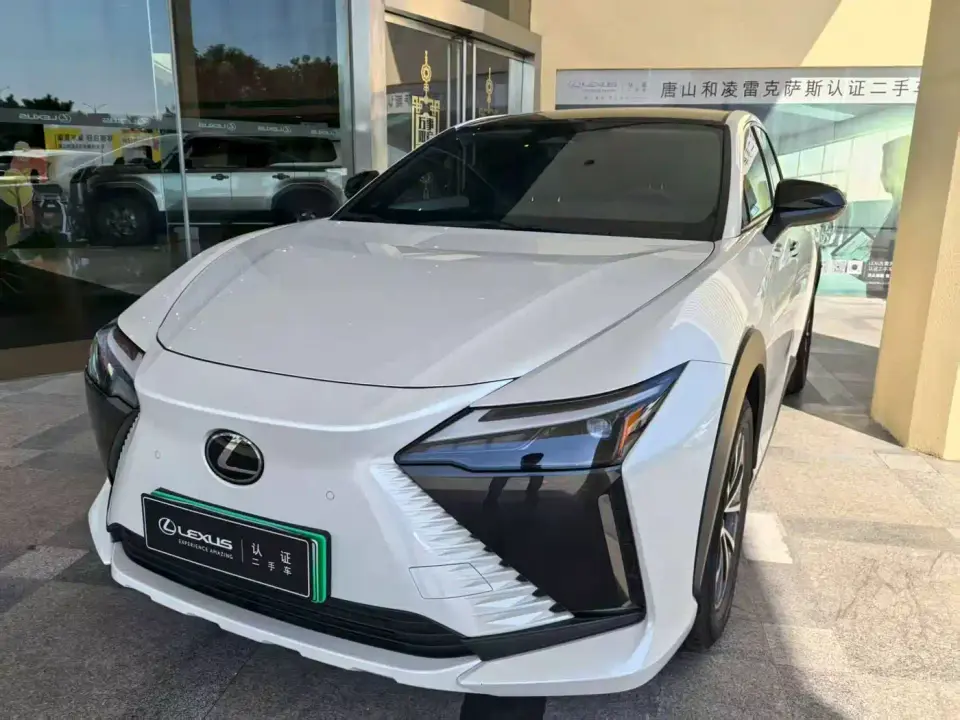 Lexus RZ 450e 4WD Deluxe 2023