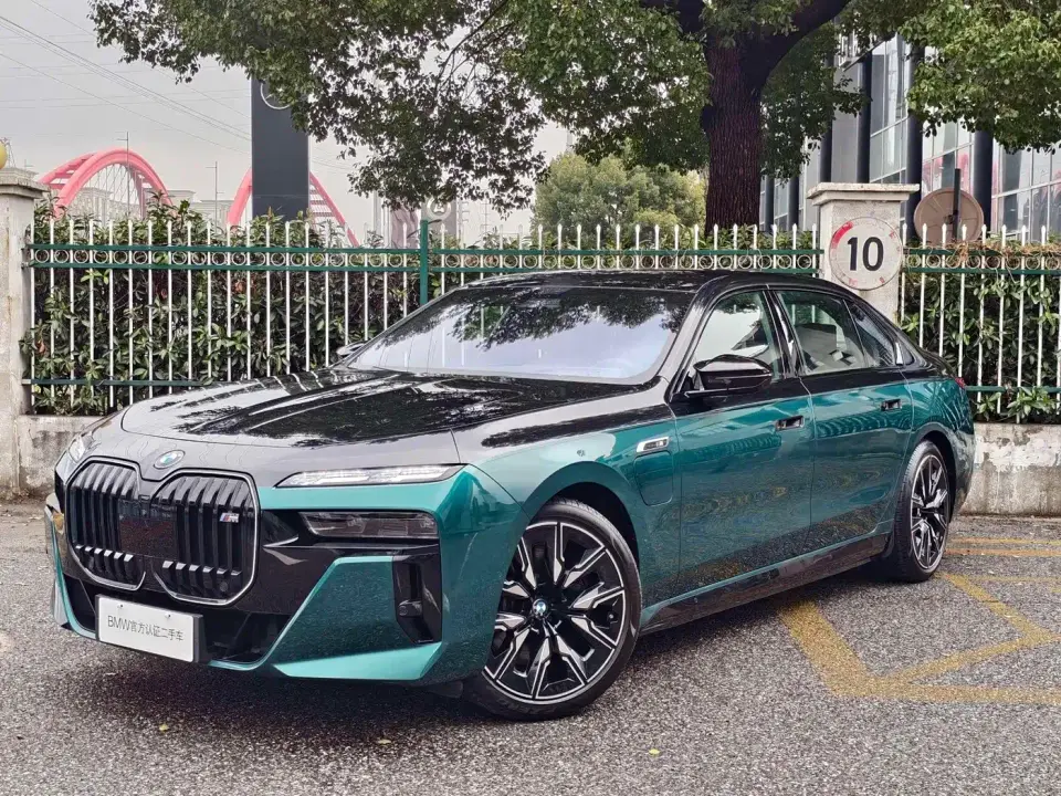 BMW i7 M70L M70L 2024