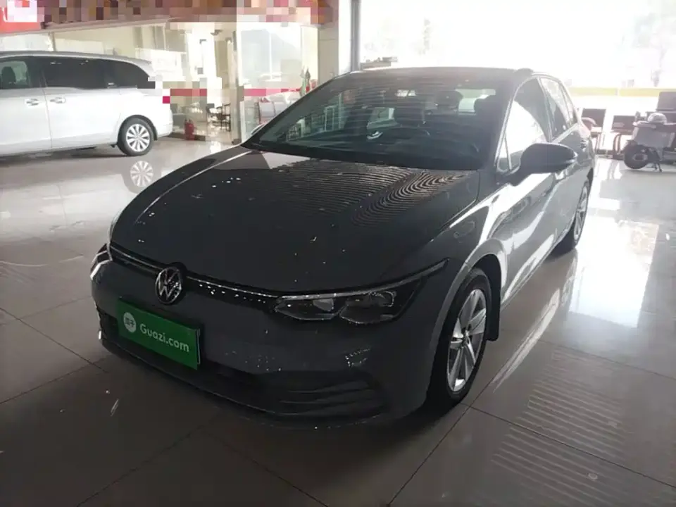 Volkswagen Golf 200TSI DSG 2021