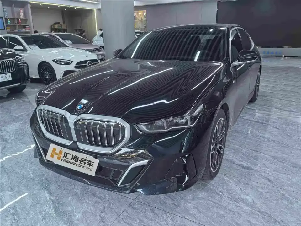 BMW 5 Series 530Li Leading M Sport Package 2025