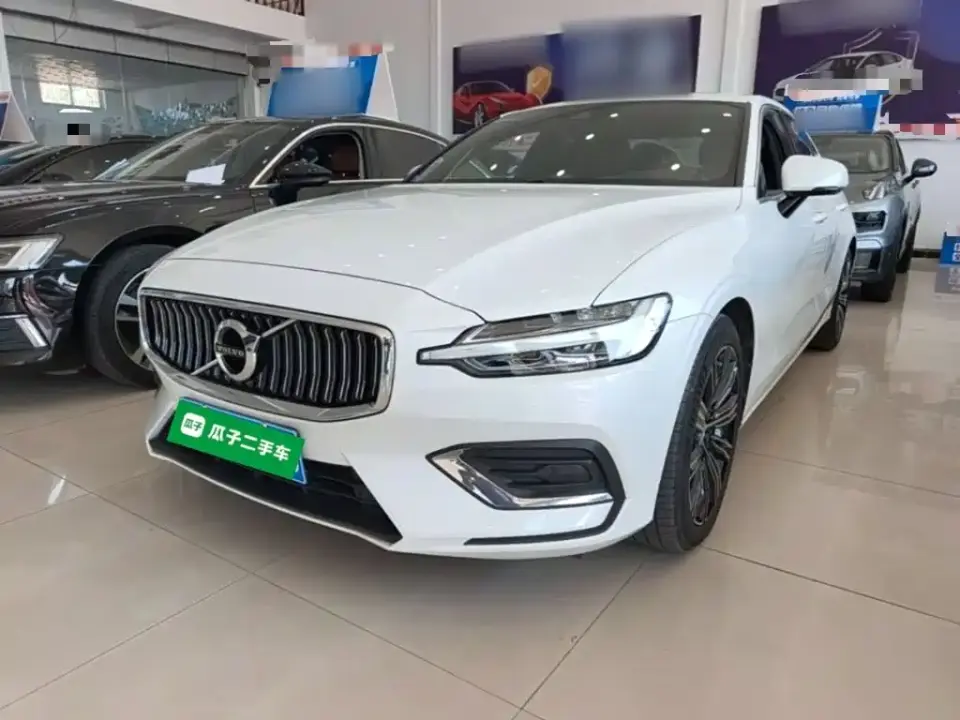 Volvo S60 T4 Smart Vision Luxury 2021