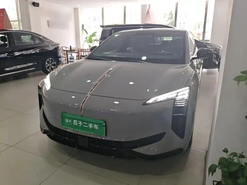 Hongqi EH7 640 AWD Smart Selection Edition 2025