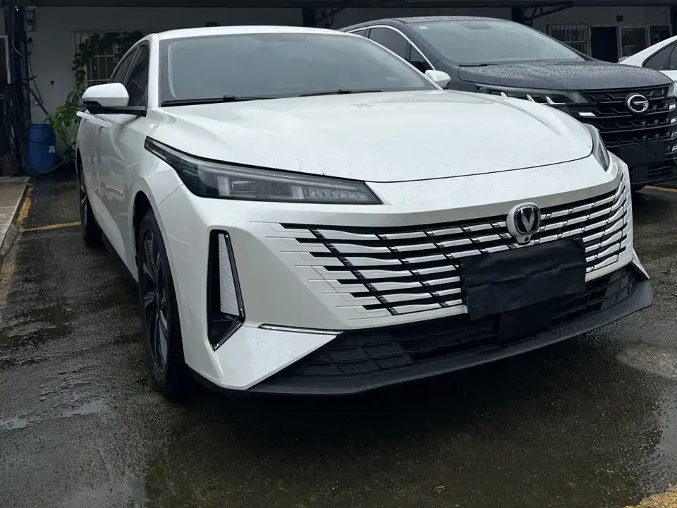 Changan UNI-V 1.5T Premium 2025