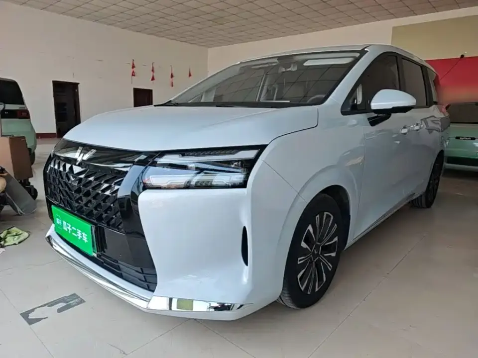 Wuling Motors Xingguang 730 New Energy Model Plug-in Hybrid Base Version 2025