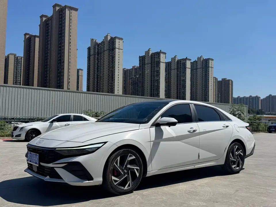 Hyundai Elantra Model 1.5L CVT LUX Premium Edition 2023