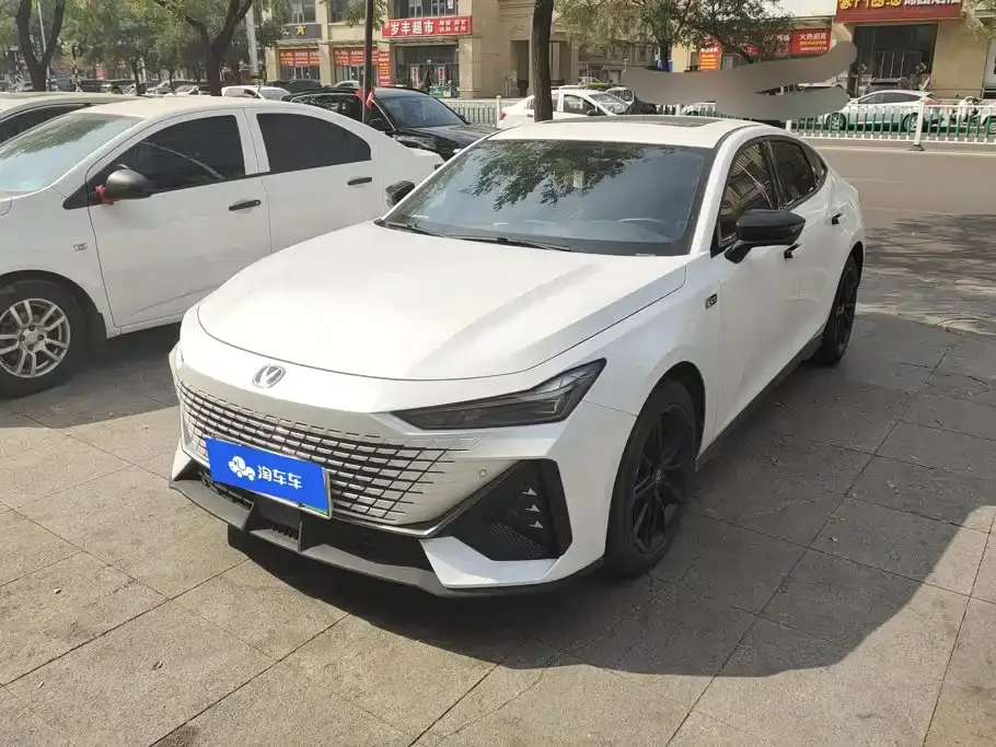 Changan UNI-V iDD ZhiDian iDD 1.5T 113km Smart Fun Edition 2023