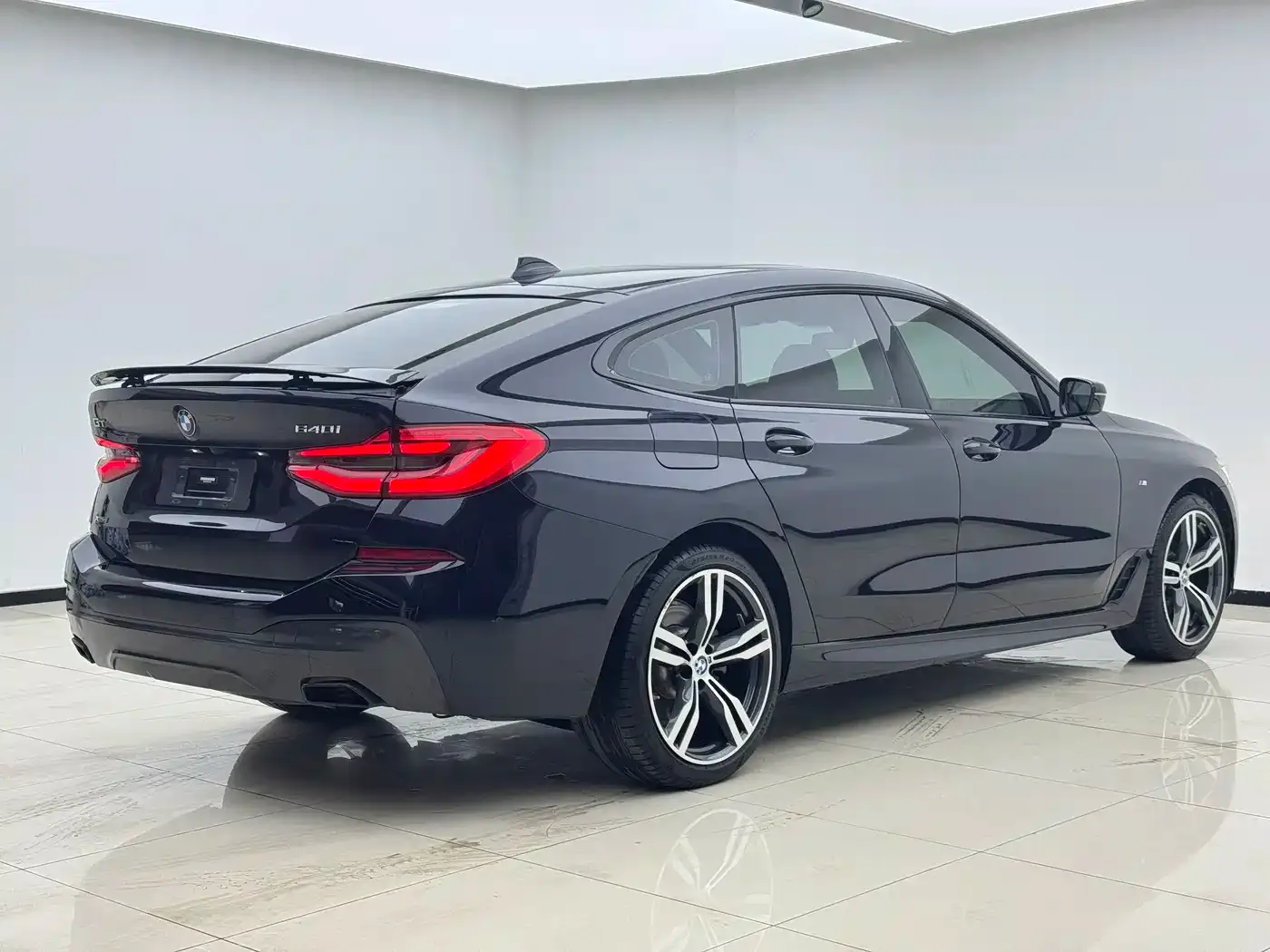 BMW 6 Series GT Model 630i M Sport Package 2023 — фото 9