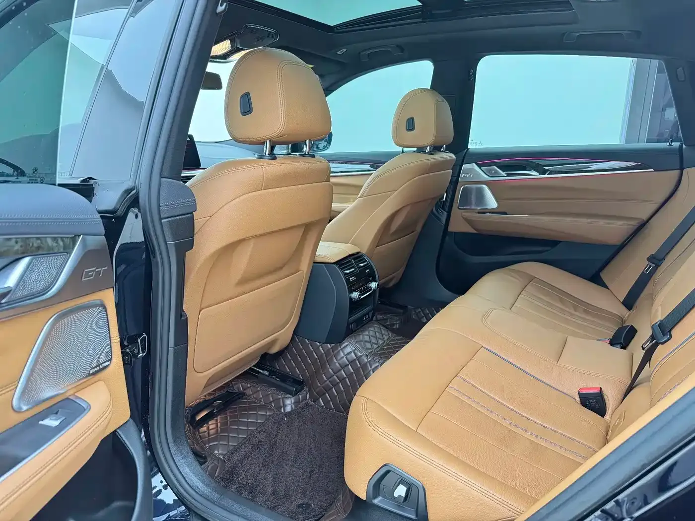 BMW 6 Series GT Model 630i M Sport Package 2023 — фото 6