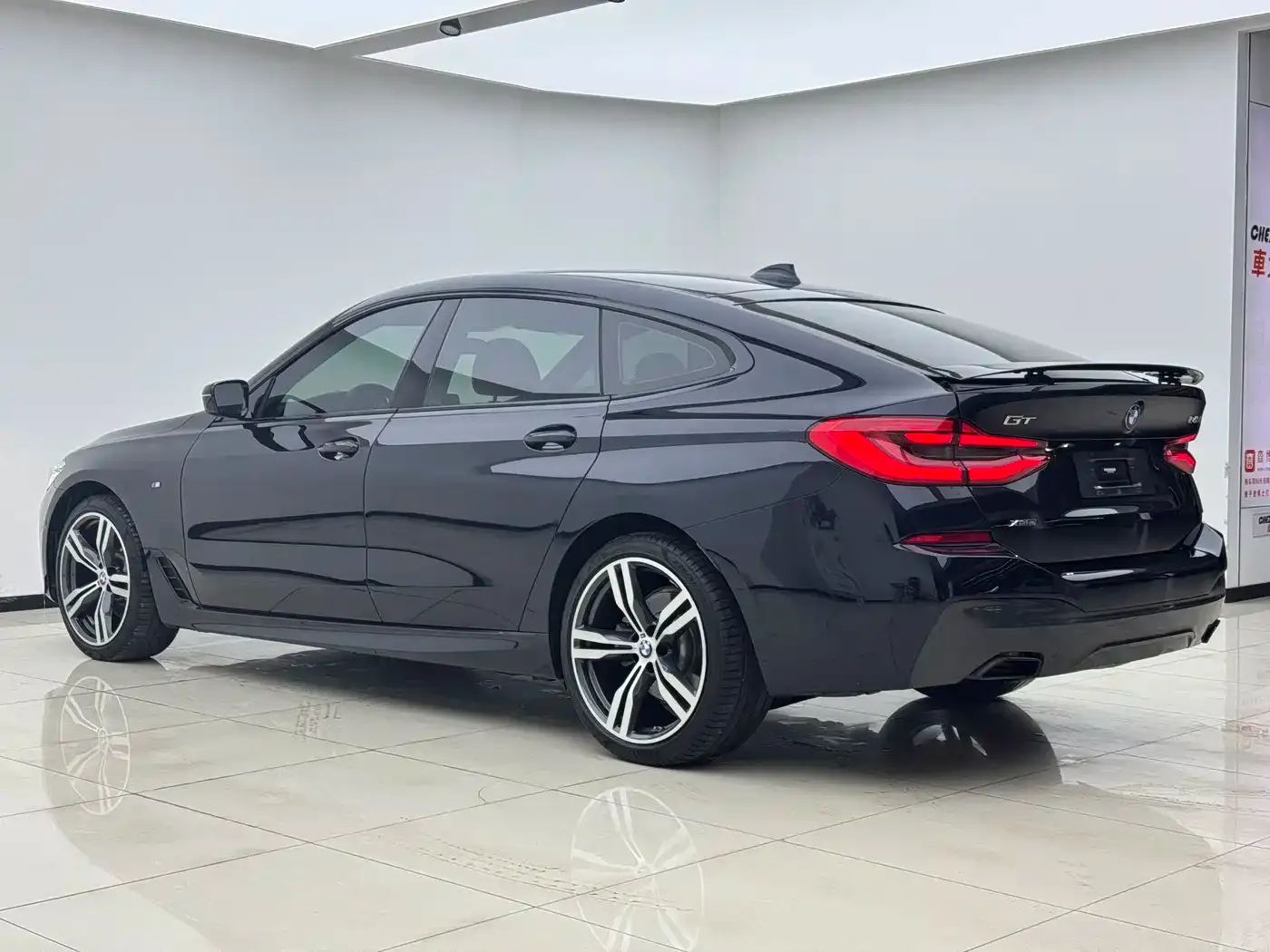 BMW 6 Series GT Model 630i M Sport Package 2023 — фото 7