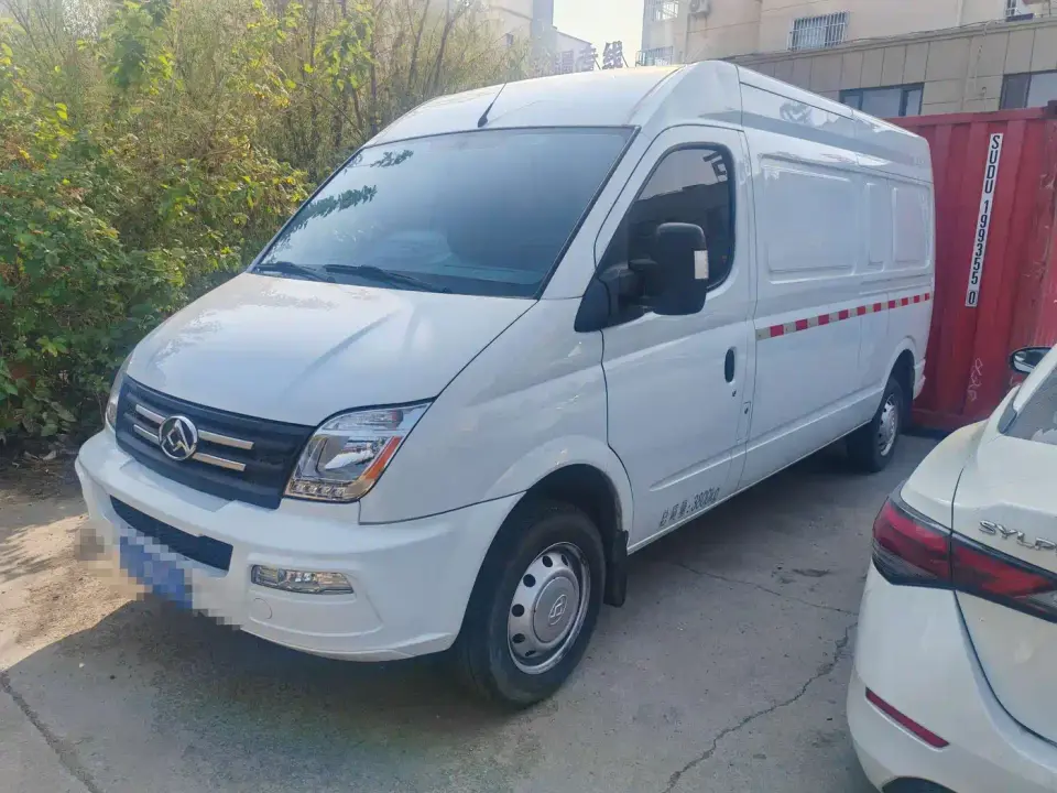 SAIC Maxus Xintu V80 2.0T AMT Classic City Delivery King Long Wheelbase Medium Roof 3 Seats 2024
