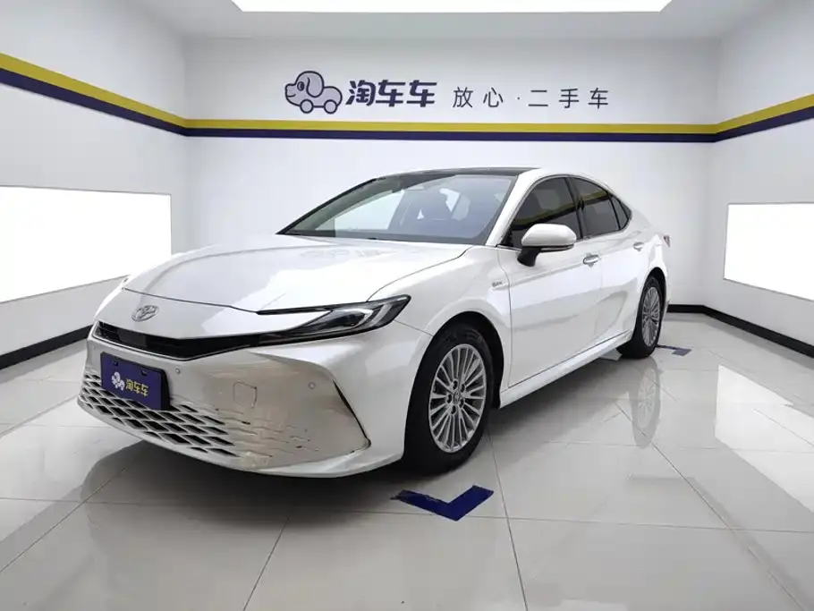 Toyota Camry Hybrid 2.0HG Premium Edition 2024