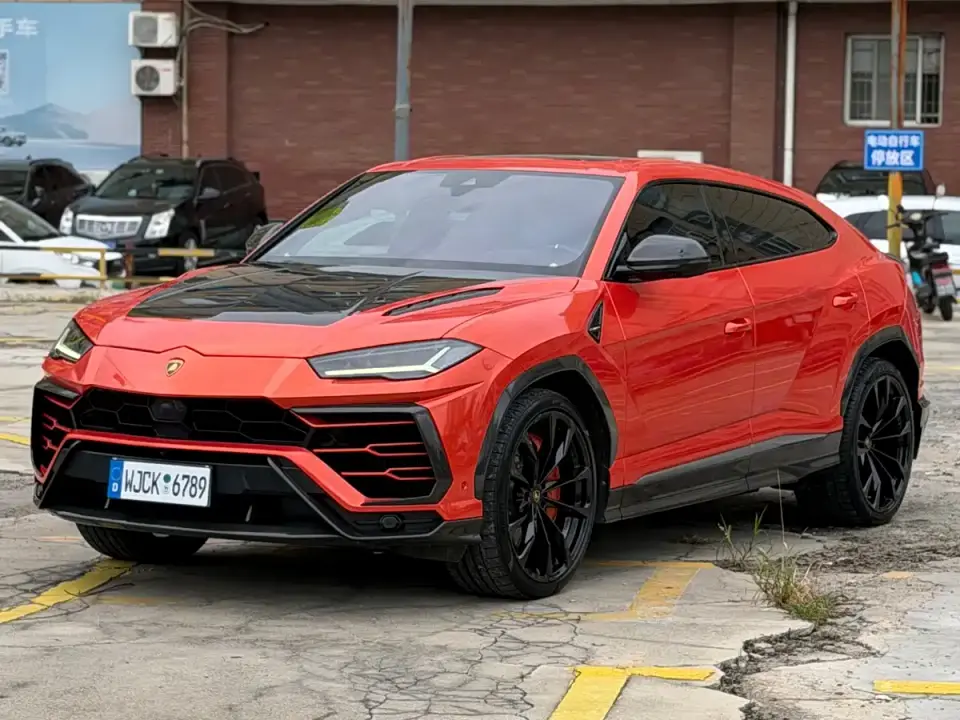 Lamborghini Urus 4.0T V8 2022