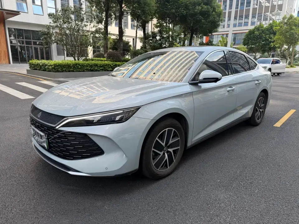BYD Qin L DM-i Smart Drive Edition 120KM Leading 2025