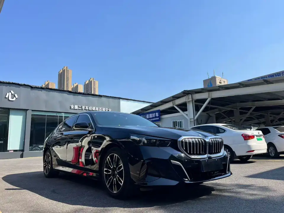 BMW 5 Series 530Li Leading M Sport Package 2024