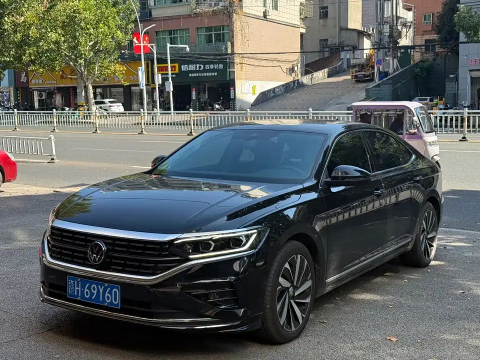 Volkswagen Passat 380TSI Dragon Glory Edition 2024