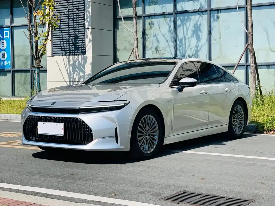 Toyota Crown (Import) 2.5L Premium Edition 2025
