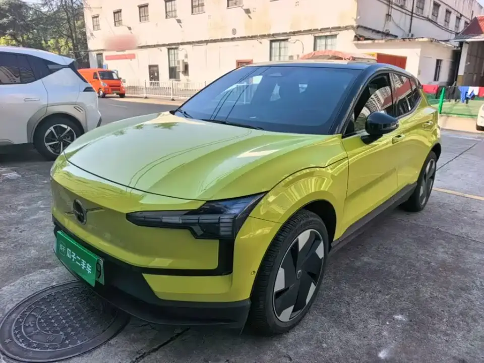 Volvo EX30 RWD Long Range Ultra 2024