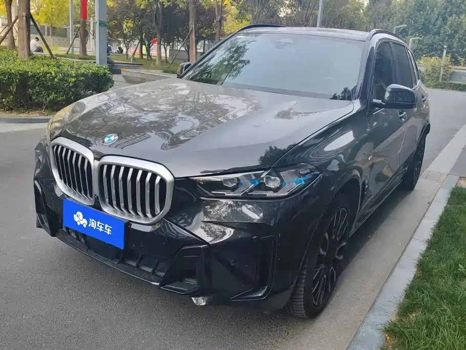 BMW X5 xDrive 40Li M Sport Package 2024