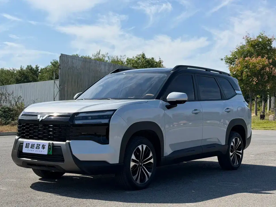 Wuling Motors Starlight 560 NEV Model Plug-in Hybrid Version 5-seater 2026