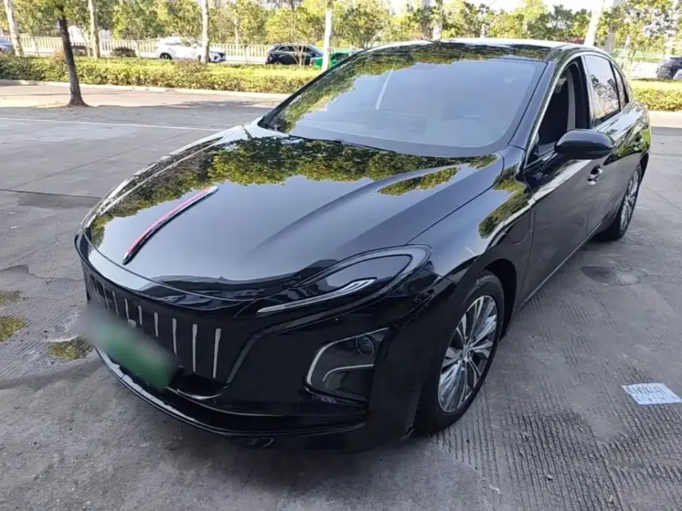 Hongqi E-QM5 Model 450km Travel Edition 2024