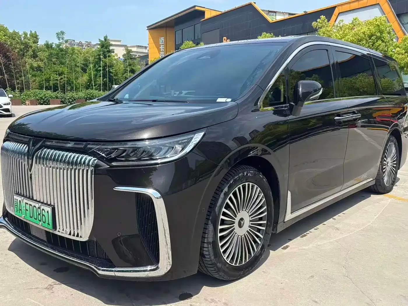 Voyah Auto Voyah Dreamer PHEV AWD Flagship Kunpeng Edition 2025
