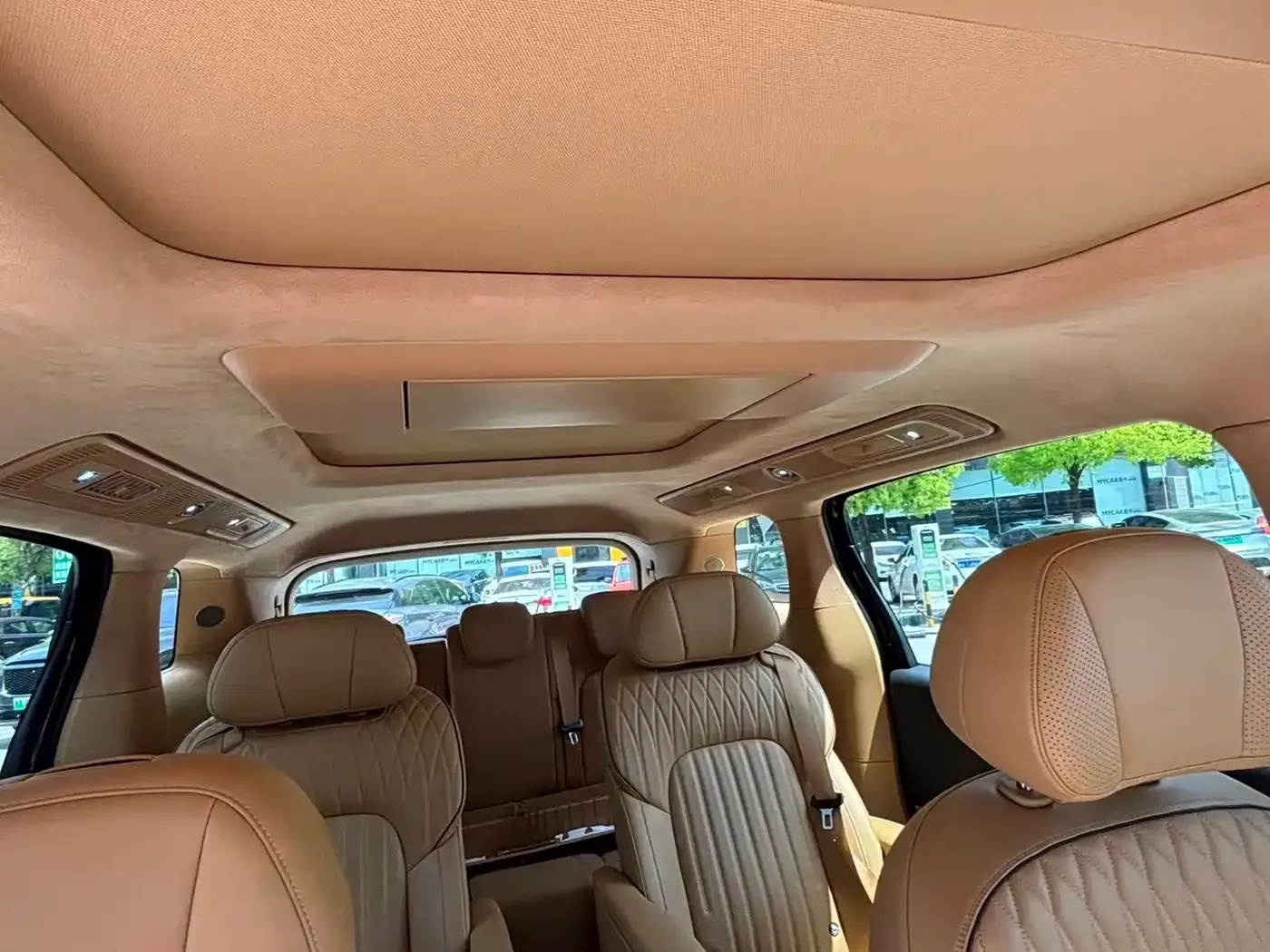 Voyah Auto Voyah Dreamer PHEV AWD Flagship Kunpeng Edition 2025 — фото 7