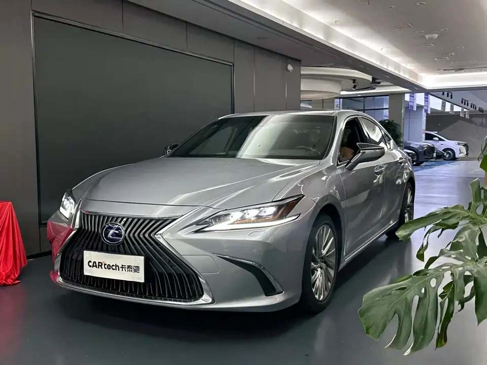 Lexus ES 300h Executive Edition China V 2019