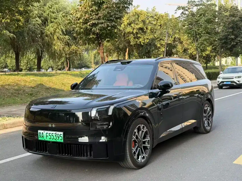 Lynk & Co 900 2.0T Ultra 2025