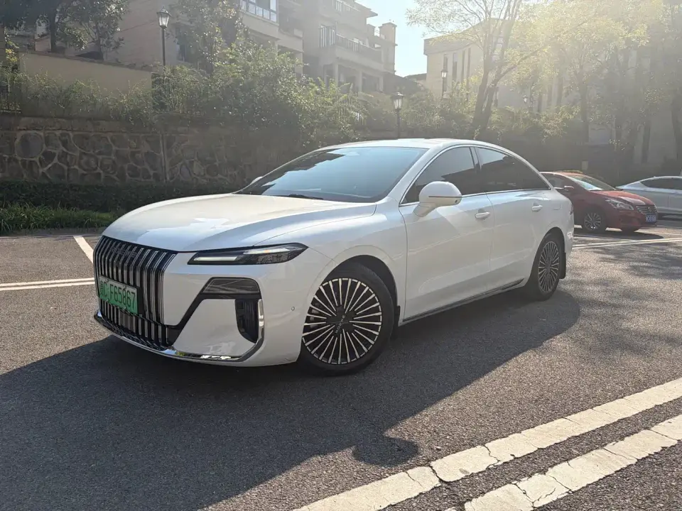 Roewe M7 DMH Base 2025
