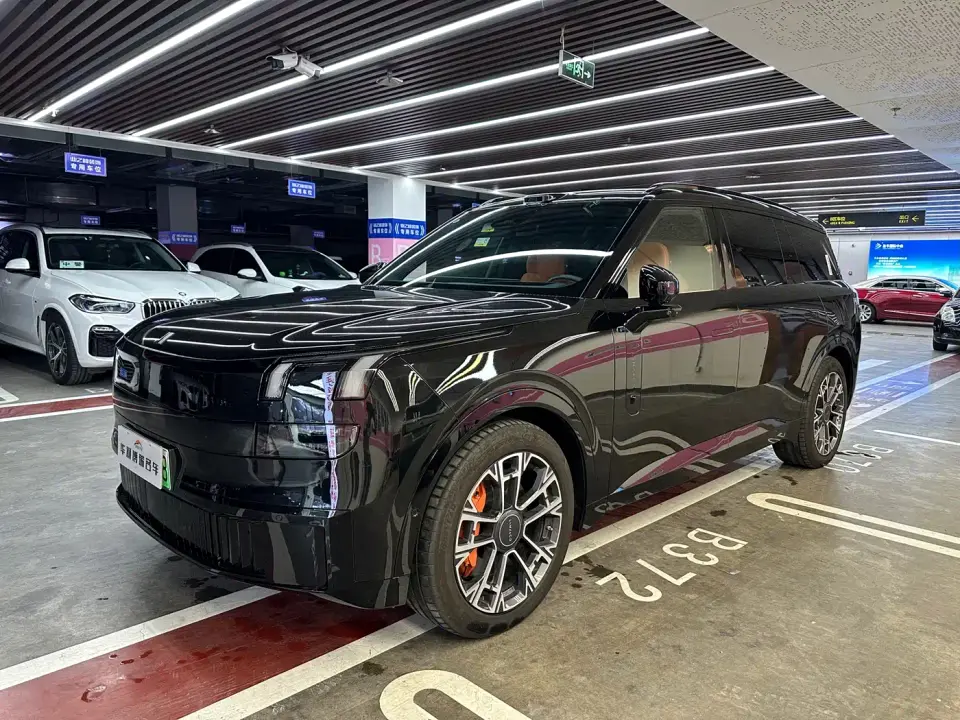 Lynk & Co 900 2.0T Ultra 2025