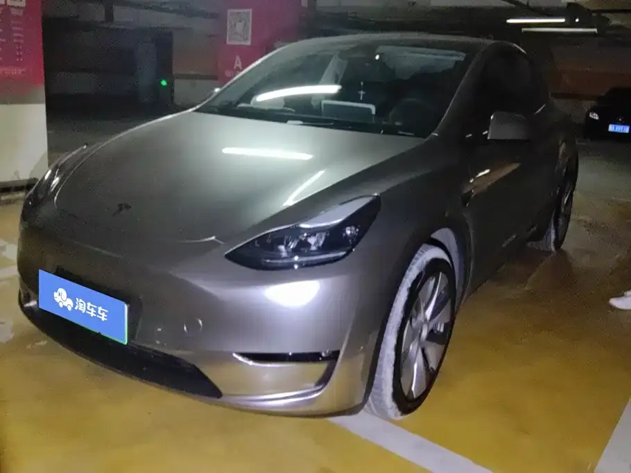 Tesla Model Y Long Range AWD 2024
