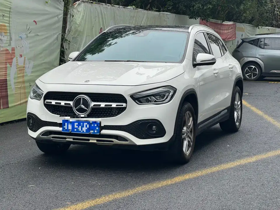 Mercedes-Benz GLA-Class GLA 200 2023